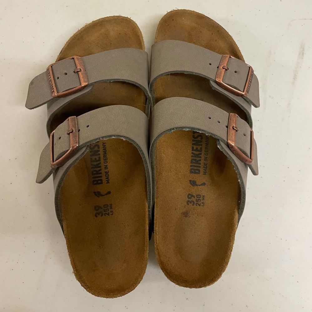 Size 39 Birkenstocks! Barely WORN